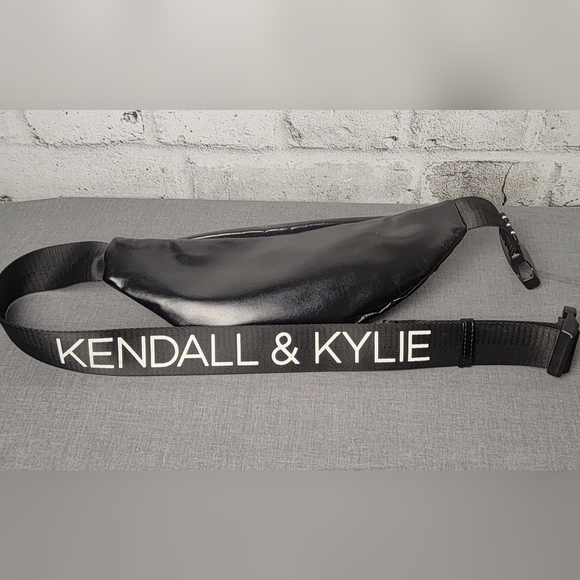 KENDALL & Kylie Fanny Pack - Picture 3 of 8